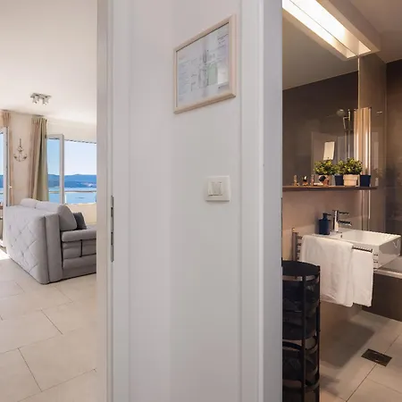 Apartmán Jolara With Heated Pool *
